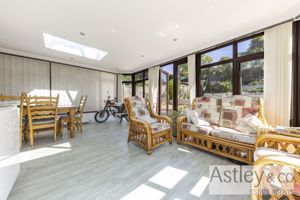 garden room- click for photo gallery